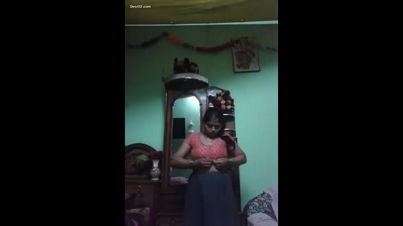 Desi Indian Sexy Housewife Hindu Whore Strip Nude Saree On Live Video