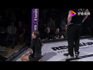 Painful low blow in female mma it hurts girls, too!