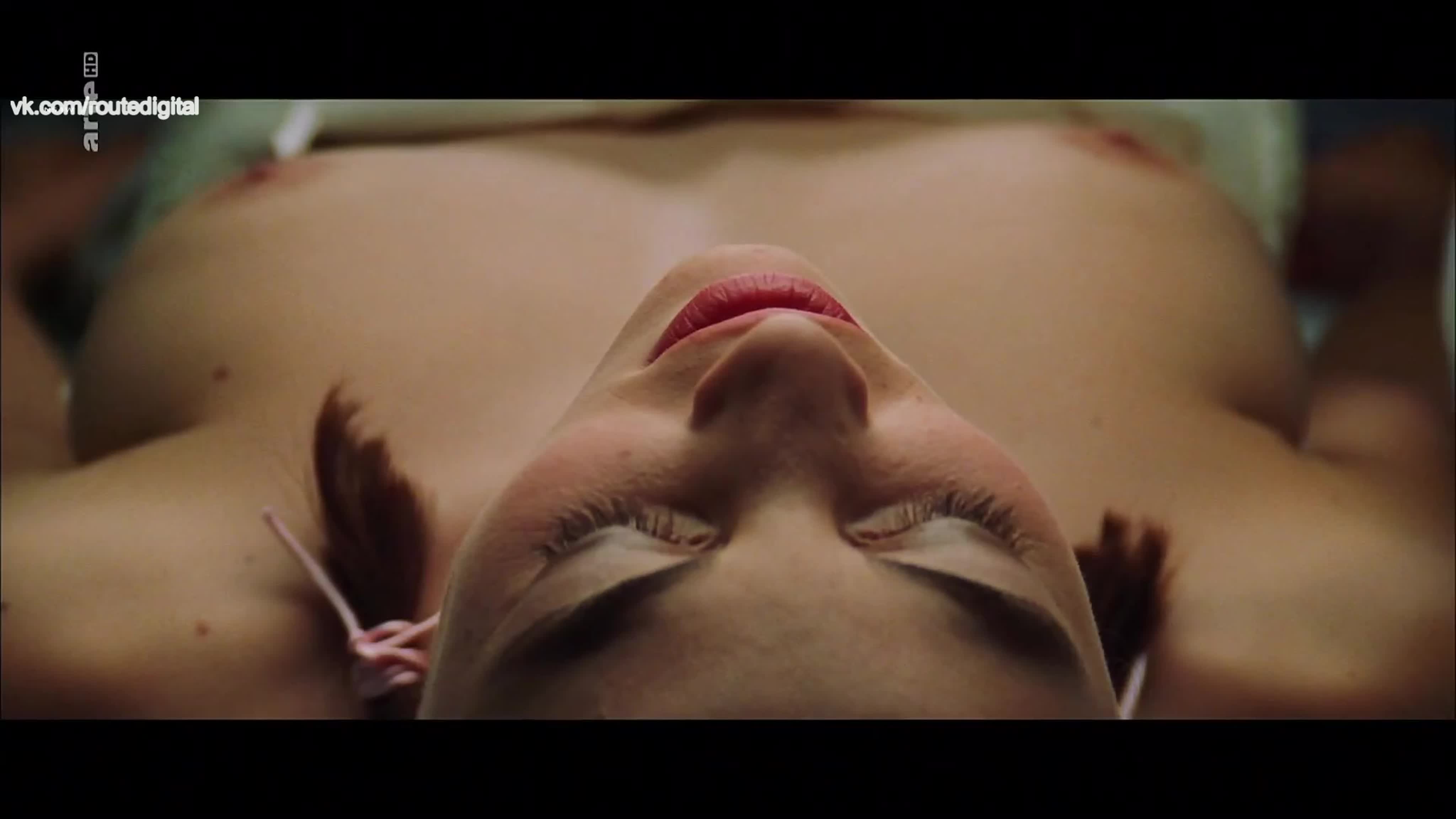 Leonor watling, elena anaya nude @ hable con ella (talk to her, 2002) 1080  watch online  леонор уотлинг поговори с ней