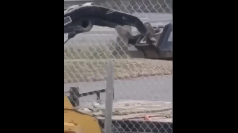 Андрюх, ну а чем на работе конкретно занимаешься?