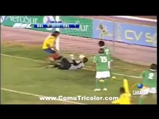 Carlos bacca lo hizo en la paz debut y primer gol con la selección 11 08 2010