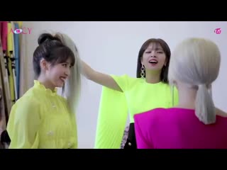 Jeongmi being the daughters of chaeyoung jeongyeon pulling mina's hair mina mom, unnie did it first she is picking on me