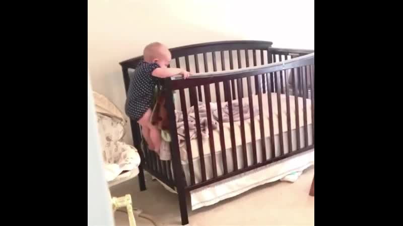 Малыш, конечно, умничка, сильный, видать, не в первый раз такое проделывает