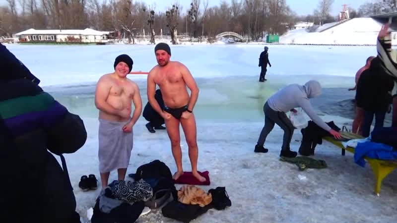 Крещенские моржи в киеве