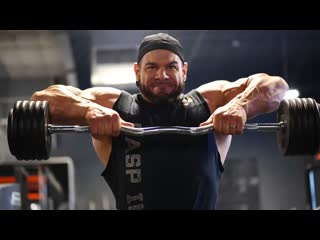 Steve kuclo trains back & shoulders