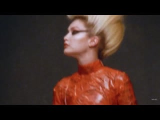 Gigi hadid, grace coddington e rafael pavarotti sul set della cover di settembre | vogue italia