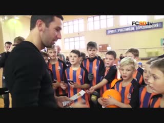 Darijo srna met and played football with porn in mariupol