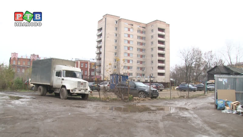 Две муниципальные лужи