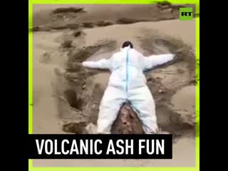 Kamchatka residents have fun in volcanic ash following shiveluch eruption