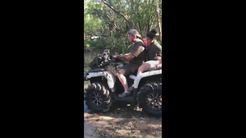 Прокатил подругу на квадроцикле