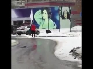 Молодые сбегают от ментов