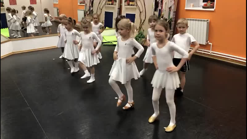 Подглядываем за старшими🤗