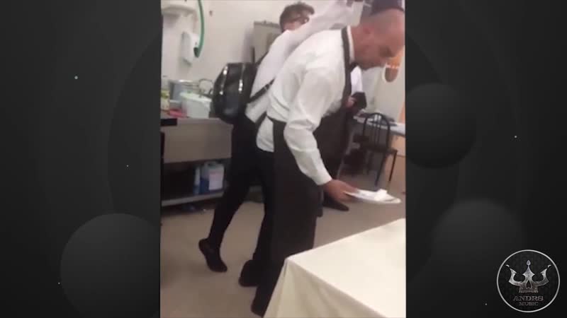 Вантуз на голове лысого