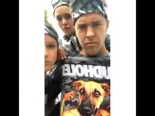 Nina dobrev com lane cheek e kevin harris ontem no tough mudder em toronto