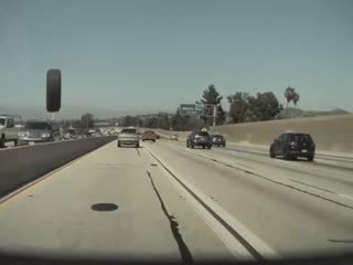 Автопилот tesla помог водителю избежать аварии подробнее в описании (vhs video)