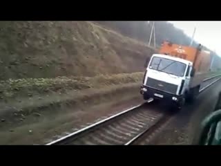 Маз на жд путях видео