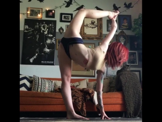 Presents yoga after work! 🚗🚗🚗 today's yogi spotlight