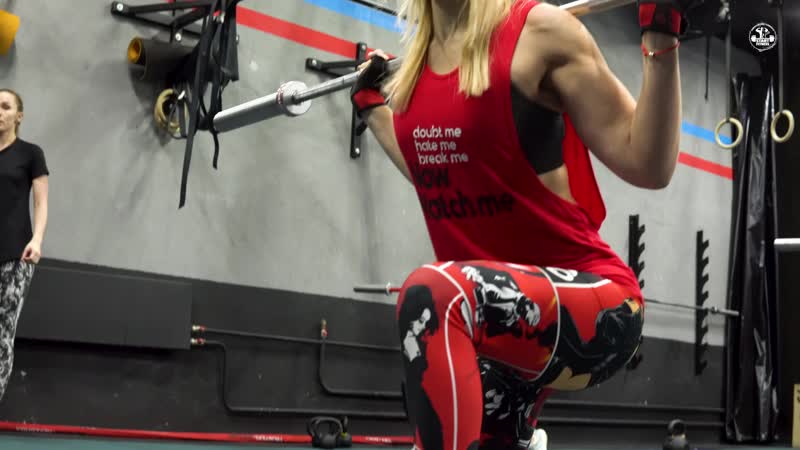 Выпады со штангой на плечах start fitness
