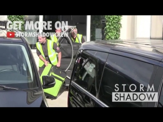 Kim kardashian arrives by jet at le bourget airport in paris