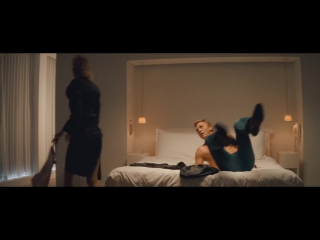 Sienna miller sexy & topless layer cake (2004)