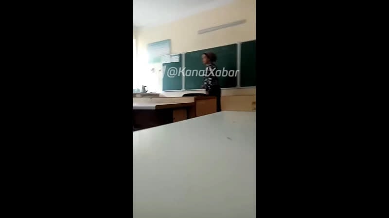 В узбекской школе школьница вышла со второго этажа после конфликта с учительницей