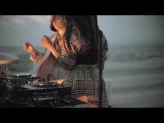 Disclosure – etran [played by gioli & assia]