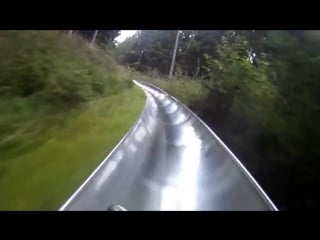 The descent on the hill in the woods