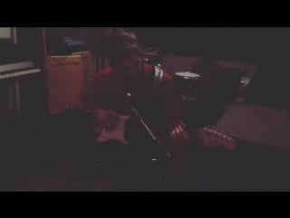 Ari singing aint no sunshine by bill withers