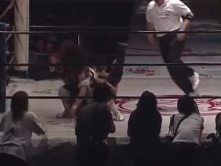 Crush gals (chigusa nagayo & lioness asuka) vs chikayo nagashima & sugar sato (4/3/05)