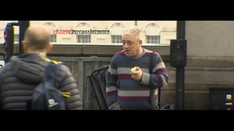 Іде на роботу пішки, їсть на ходу зовні звичайний перехожий а насправді спікер британського парламенту!