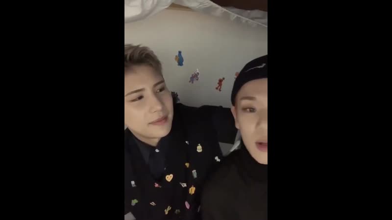 @junheessmile byeongkwan winking at choices sehyoon