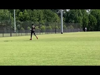 Redskins qb dwayne haskins gets reps with mohamed sanu after looking at fly cars