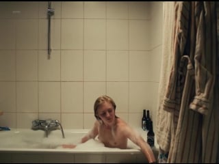 Elisa schlott, tabita johannes nude la cigale et la fourmi (de 2016) 720p web