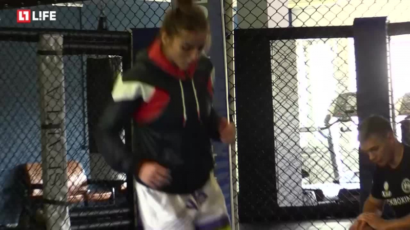 "горячая амазонка" выносит спарринг партнёров