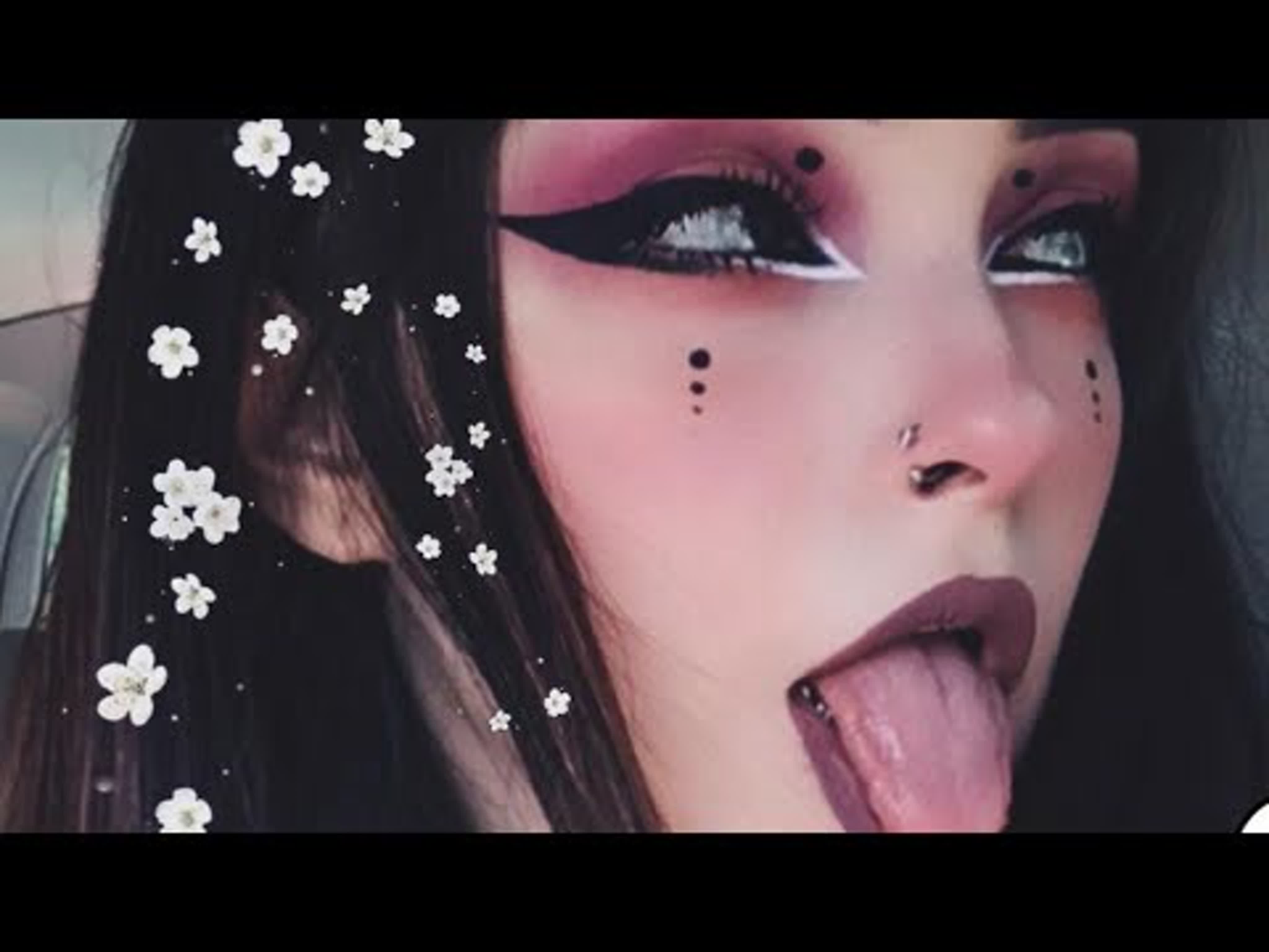 E girls doing ahegao faces
