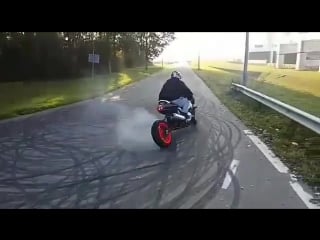 Donuts on a stretched gsxr!