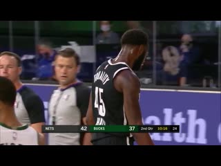 Giannis and donta hall get into a scuffle