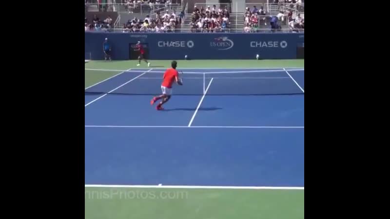 Федерер играется на тренирое (bgt)