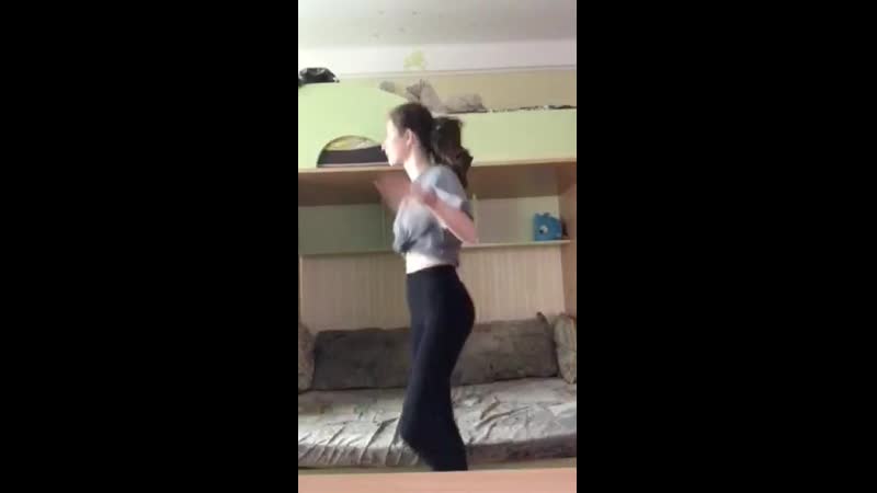 Periscope porn video – Красивые танцы от школьницы (перископ/periscope)