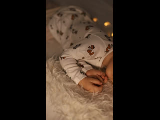 Обнимать теплее друг друга