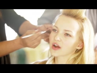 Descendants star dove cameron gets ready with claudia sulewski teen choice awards
