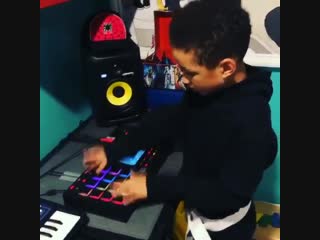 Swizz beatz and alicia keys’ 8 year old son egypt is already making beats