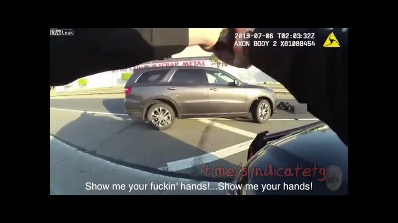 Полицейский застрелил 18 летнюю девушку