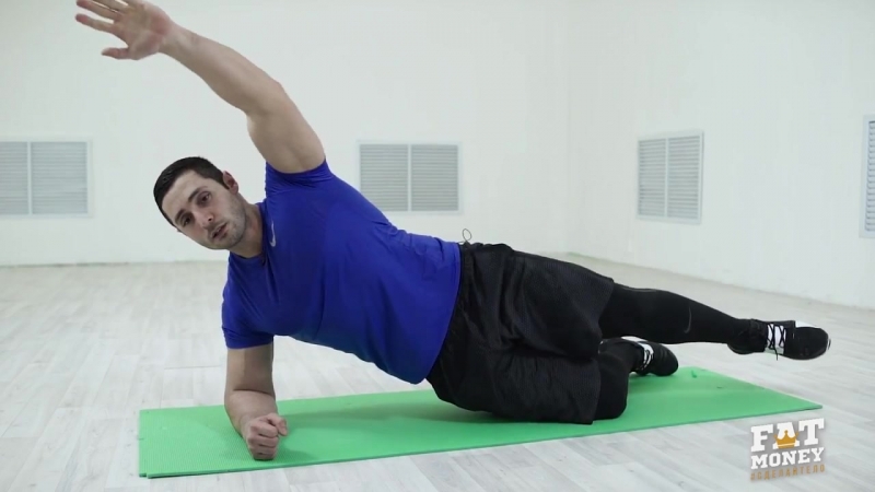 Боковая планка с приведением локтя к колену