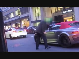 Злые люди против спортивных автомобилей