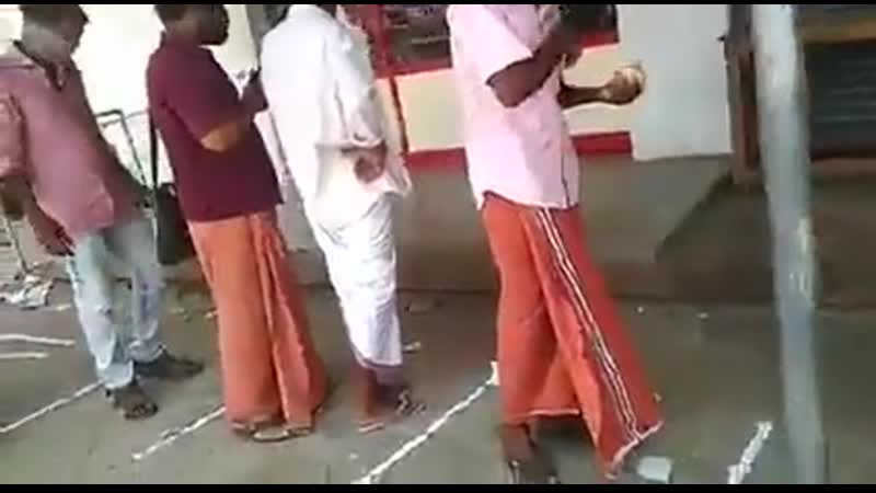 Дистанция в очереди керала, индия (vhs video)