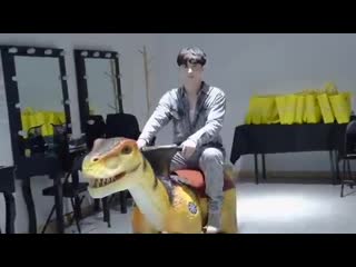 [video] 200524 lay studio weibo update