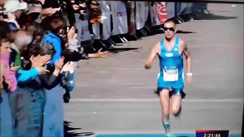 Funny il a oublie de mettre un slip ! jozef urban