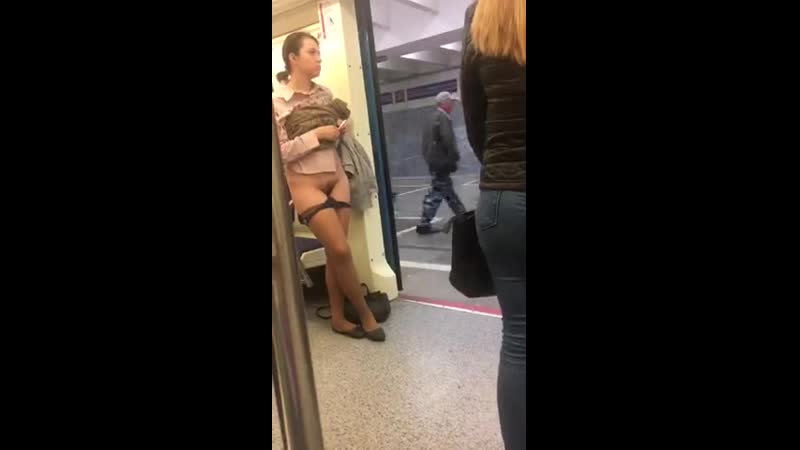 Метро porn video – Голая девушка в метро