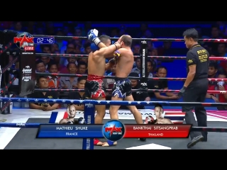 Аццкий локоть чёткое попадание max muay thai